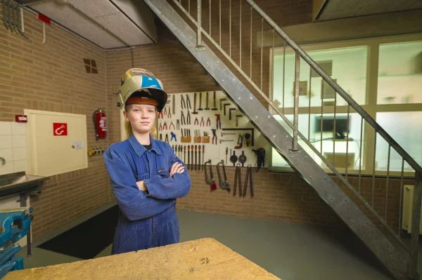 Decoration Brugklassers over locatie Tubbergen