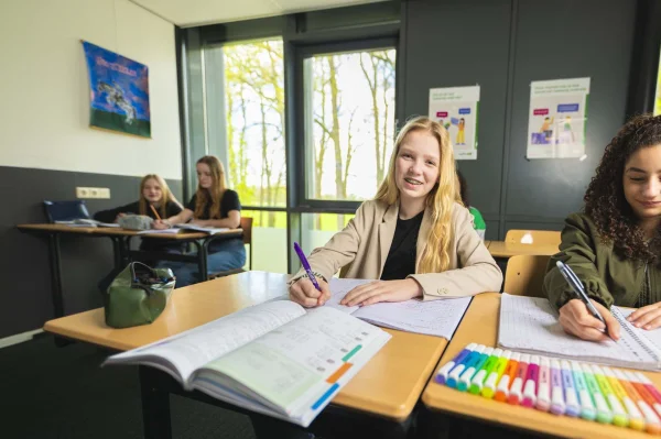 Decoration Brugklassers over tweetalig onderwijs